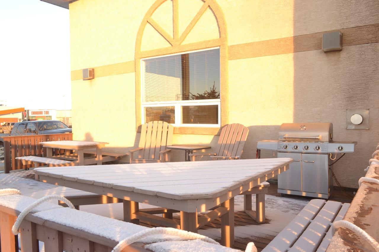 Aurora Park Inn & Suites Dawson Creek Eksteriør billede